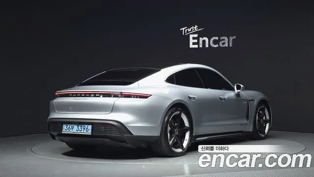 Porsche Taycan 2020 thumb 2