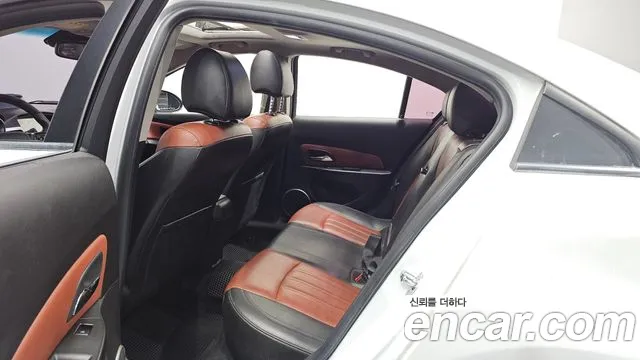 ChevroletGMDaewoo Cruze 2011 thumb 12