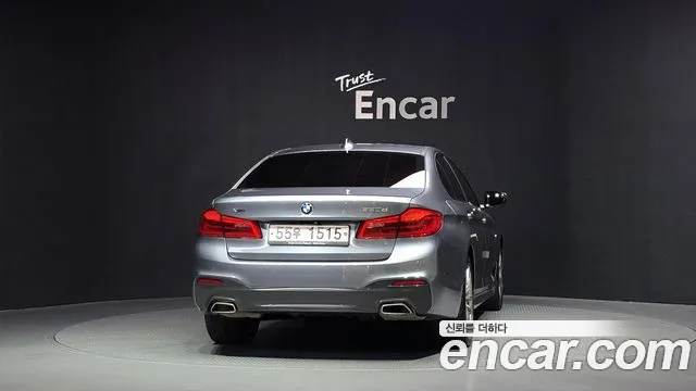 BMW 5-Series 2017 thumb 4