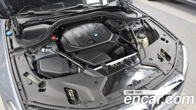 BMW 5-Series 2017 thumb 6