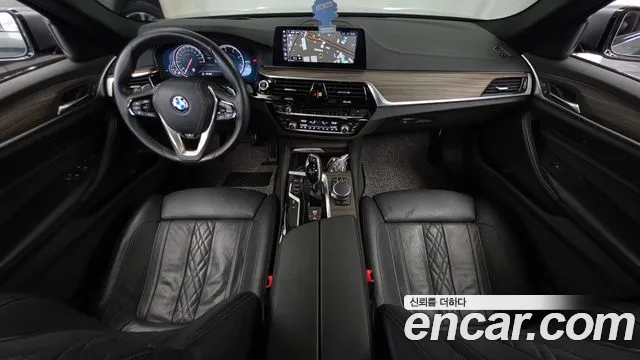 BMW 5-Series 2017 thumb 7