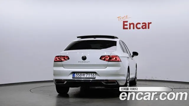 Volkswagen Passat (North America and China) 2021 thumb 4