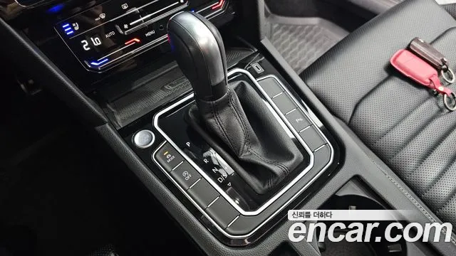 Volkswagen Passat (North America and China) 2021 thumb 9