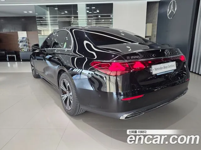Mercedes-Benz E-Класс 2025 thumb 2