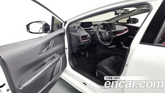 Toyota Prius 2024 thumb 9
