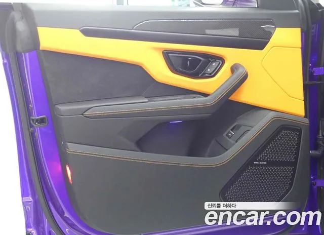 Lamborghini Urus 2024 thumb 11