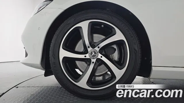 Mercedes-Benz E-Класс 2020 thumb 4