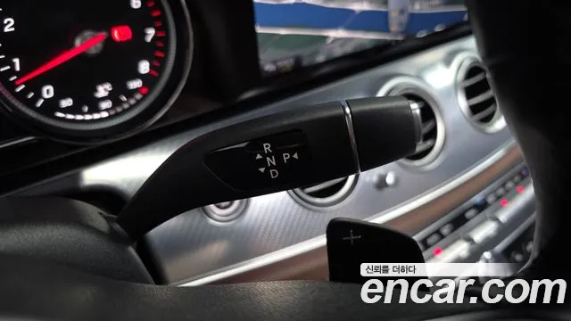 Mercedes-Benz E-Класс 2020 thumb 8