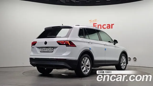 Volkswagen Tiguan 2020 thumb 2