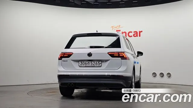 Volkswagen Tiguan 2020 thumb 4