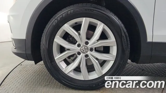 Volkswagen Tiguan 2020 thumb 5