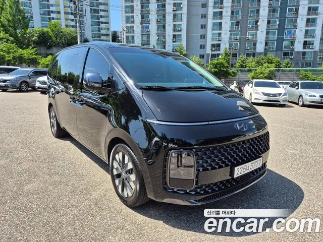 Hyundai Staria 2023 thumb 5