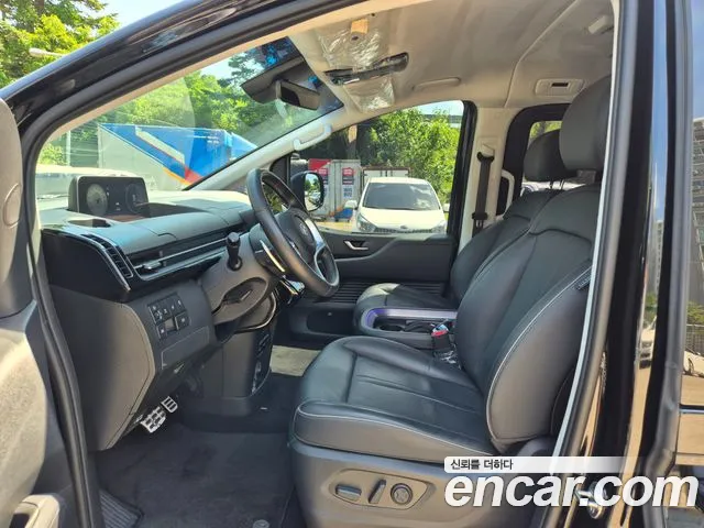 Hyundai Staria 2023 thumb 10