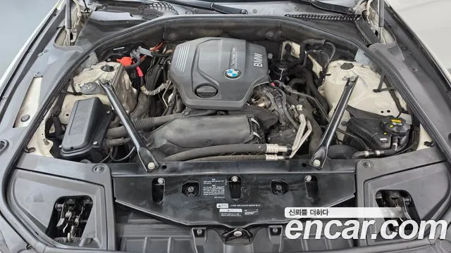 BMW 5-Series 2016 thumb 6