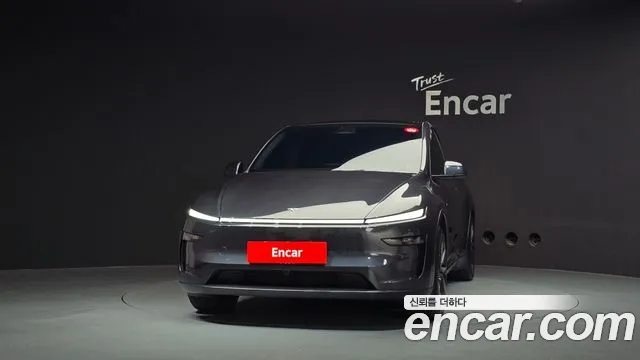 Tesla Model Y 2025 thumb 3
