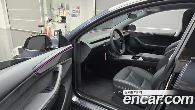 Tesla Model Y 2025 thumb 10