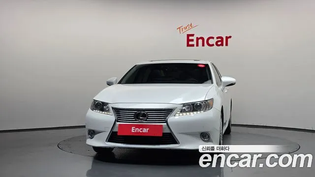 Lexus ES 2012 thumb 3