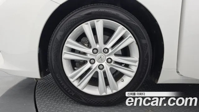 Lexus ES 2012 thumb 5