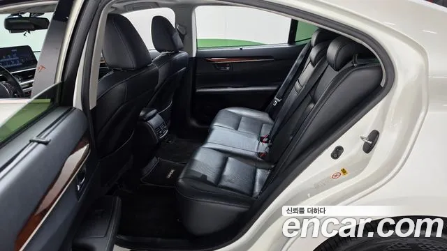 Lexus ES 2012 thumb 12