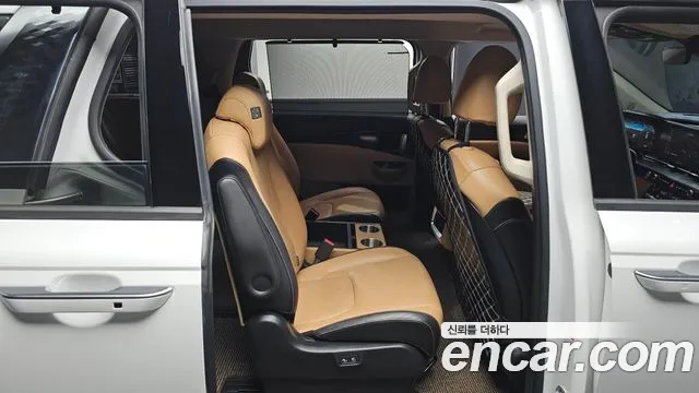 Kia Carnival 2021 thumb 11