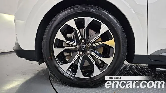 Kia Carnival 2021 thumb 5