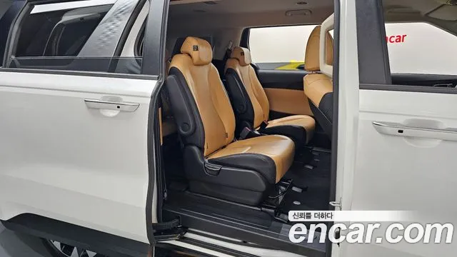 Kia Carnival 2021 thumb 11