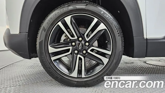 ChevroletGMDaewoo TrailBlazer 2021 thumb 5