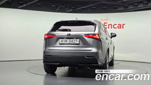 Lexus NX 2016 thumb 4