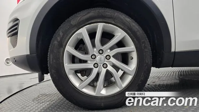 Land Rover Discovery Sport 2017 thumb 4