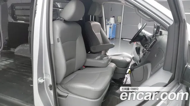 Hyundai Starex 2021 thumb 10