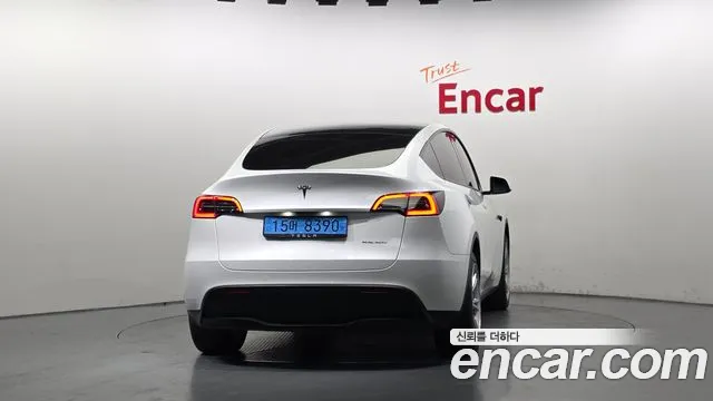 Tesla Model Y 2022 thumb 4