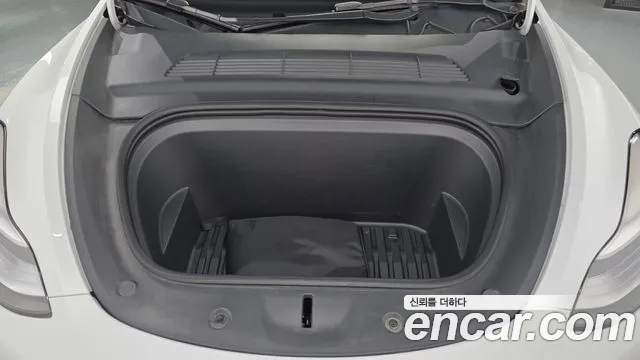 Tesla Model Y 2022 thumb 6
