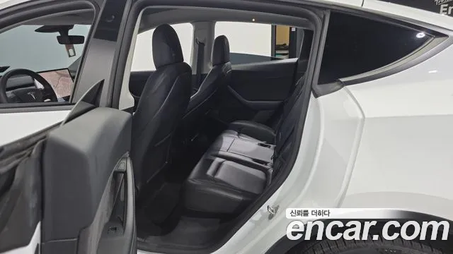 Tesla Model Y 2022 thumb 11