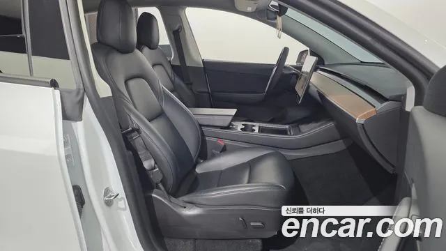 Tesla Model Y 2022 thumb 12