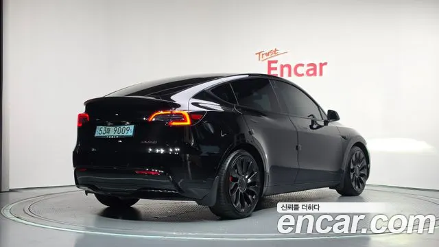 Tesla Model Y 2022 thumb 2