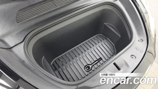Tesla Model Y 2022 thumb 6