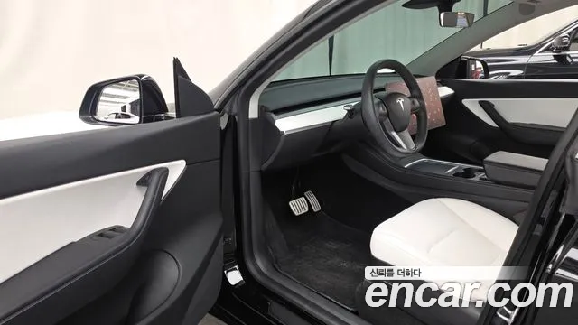 Tesla Model Y 2022 thumb 10