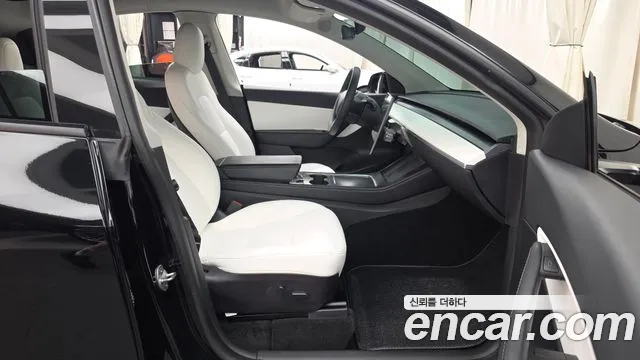 Tesla Model Y 2022 thumb 11