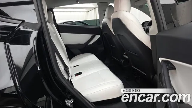 Tesla Model Y 2022 thumb 12