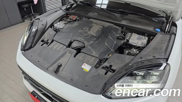 Porsche Cayenne 2023 thumb 6