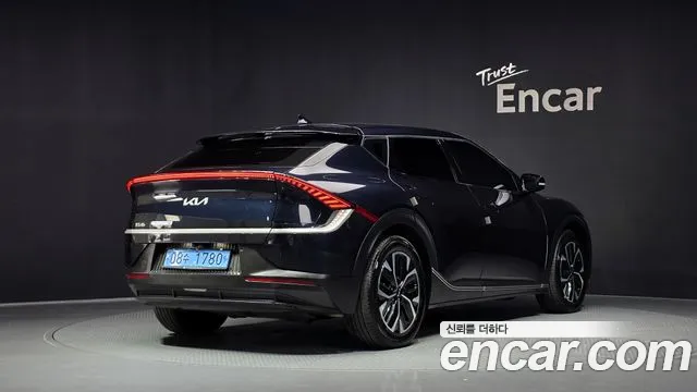 Kia EV6 2021 thumb 2