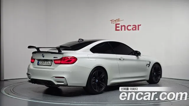 BMW M4 2015 thumb 2