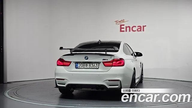 BMW M4 2015 thumb 4