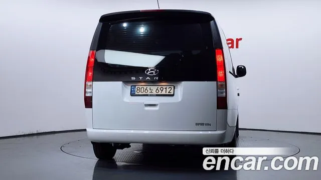 Hyundai Staria 2022 thumb 4