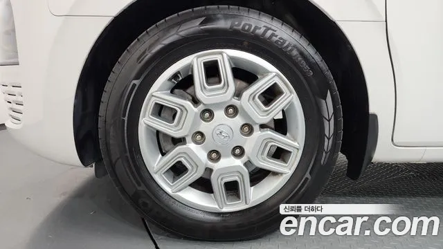 Hyundai Staria 2022 thumb 5