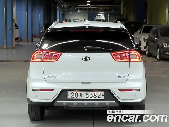 Kia Niro 2017 thumb 3