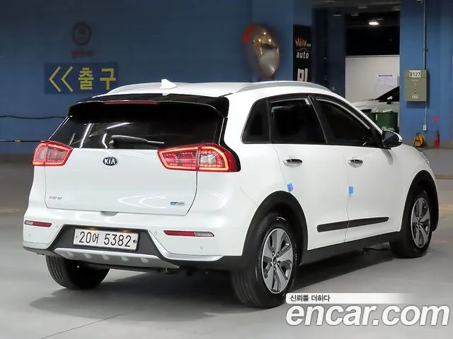 Kia Niro 2017 thumb 4