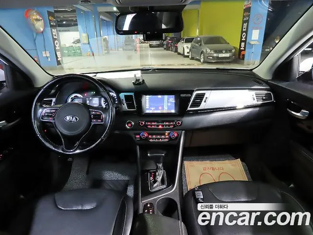 Kia Niro 2017 thumb 5