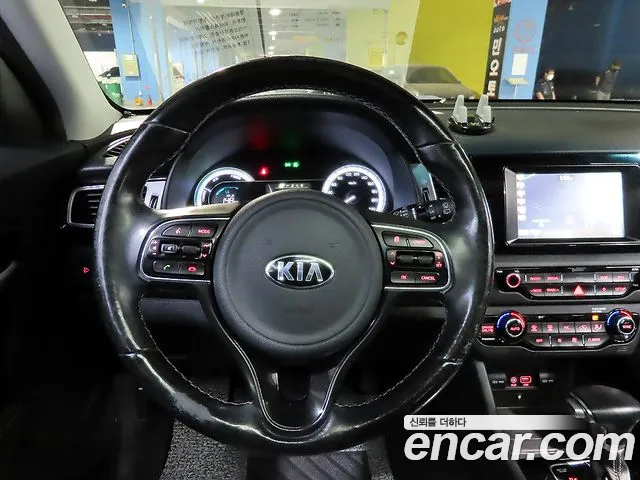Kia Niro 2017 thumb 9