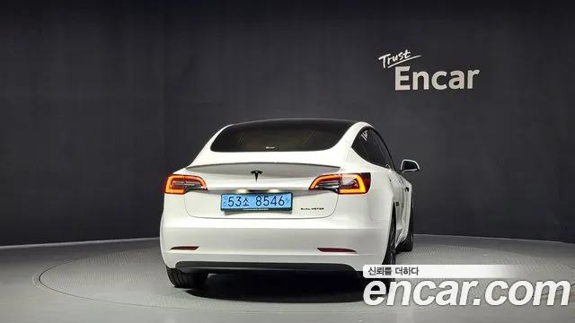 Tesla Model 3 2022 thumb 4